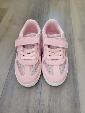 Girls 11 US Sneakers - Kids Shoes , NEVER USE IT